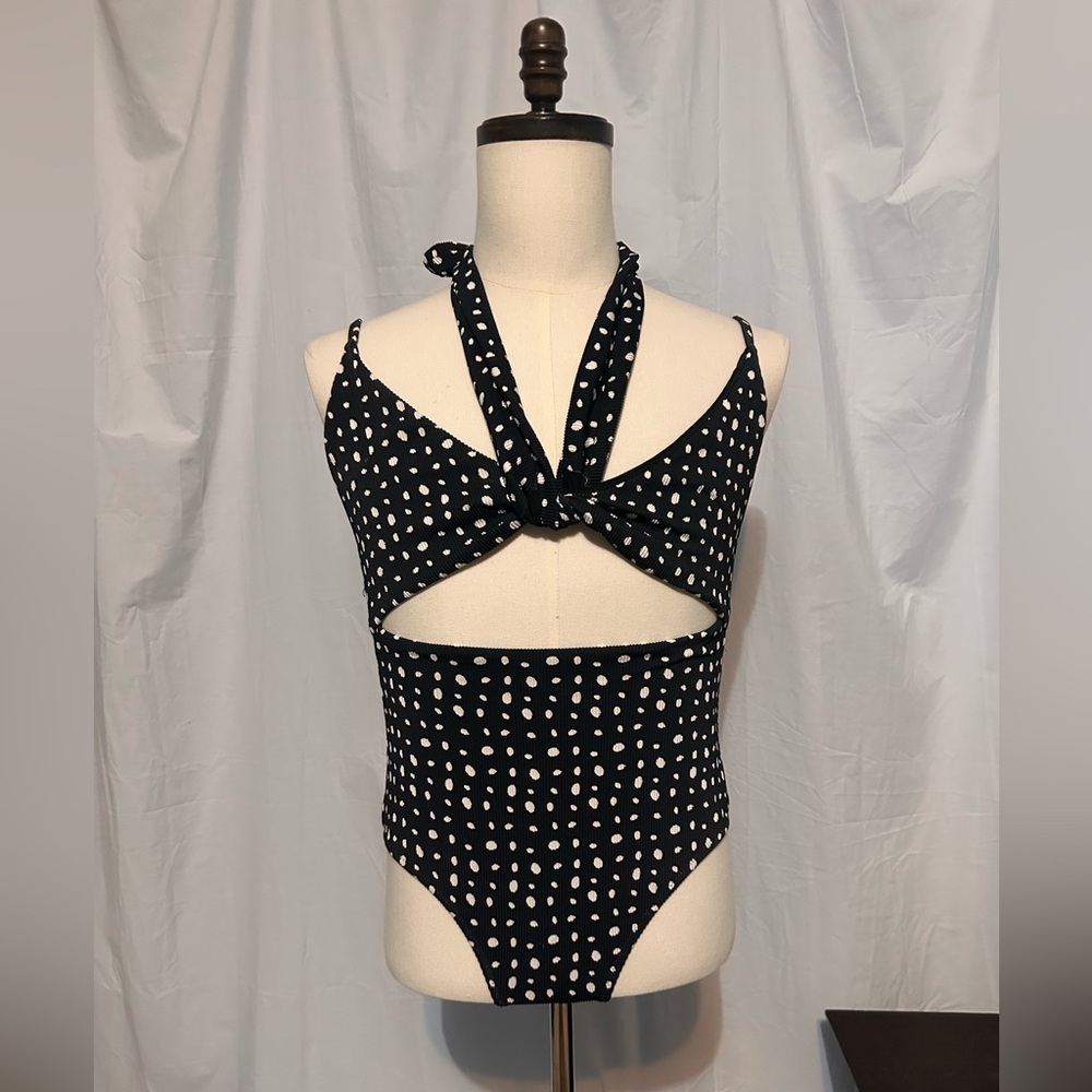 Aerie One Piece Strappy Polka Dot Black And White Swimsuit. Size Medium. Ribbed